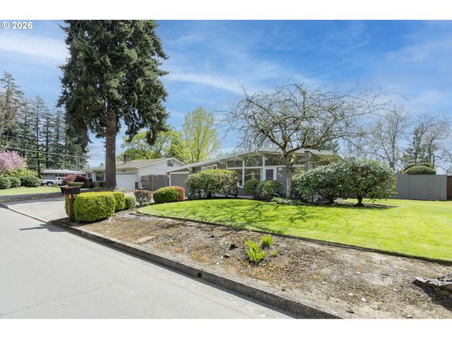 38 Kingsbury, Eugene, OR 97404