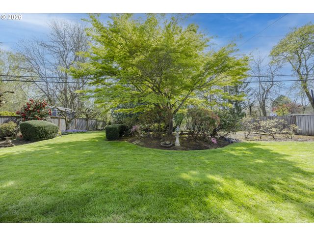 38 Kingsbury, Eugene, OR 97404