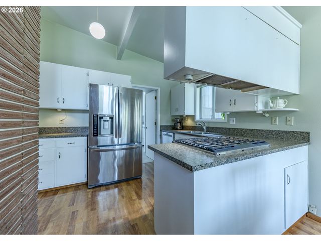 38 Kingsbury, Eugene, OR 97404