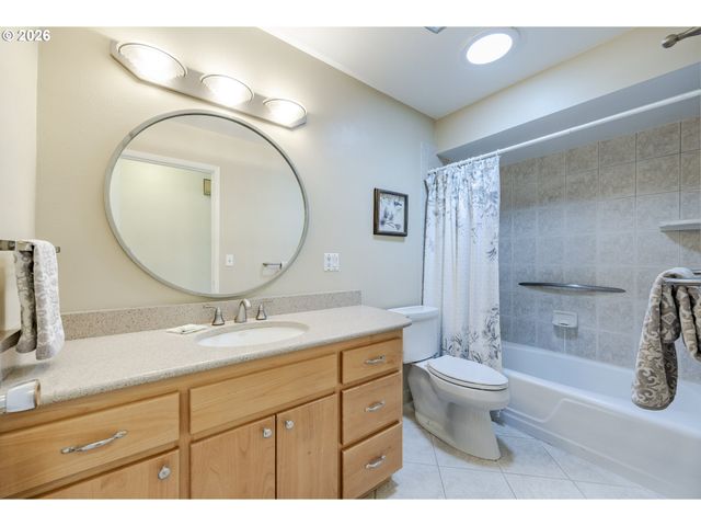 38 Kingsbury, Eugene, OR 97404