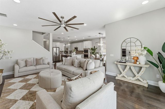 19484 BLOSSOM VINE LANE, Lutz, FL 33558