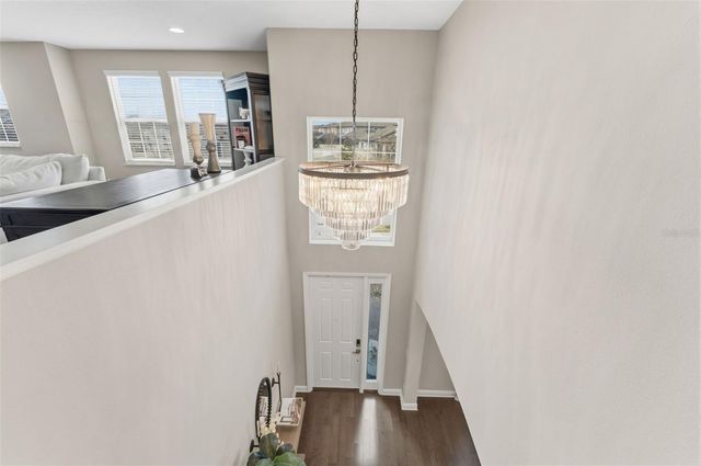 19484 BLOSSOM VINE LANE, Lutz, FL 33558