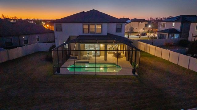 19484 BLOSSOM VINE LANE, Lutz, FL 33558