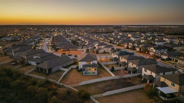 19484 BLOSSOM VINE LANE, Lutz, FL 33558