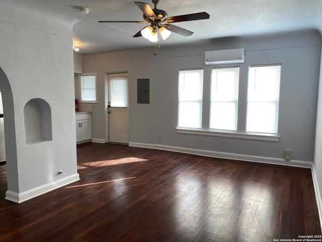 152 Harrigan Ct Apt 2, San Antonio, TX 78209