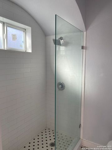 152 Harrigan Ct Apt 2, San Antonio, TX 78209