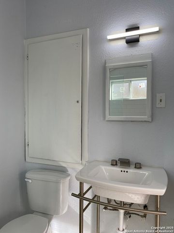 152 Harrigan Ct Apt 2, San Antonio, TX 78209