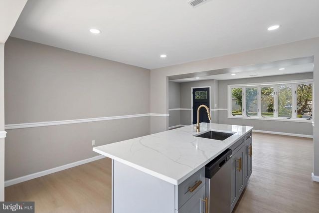 7 W SAIL DR, Little Egg Harbor Twp, NJ 08087