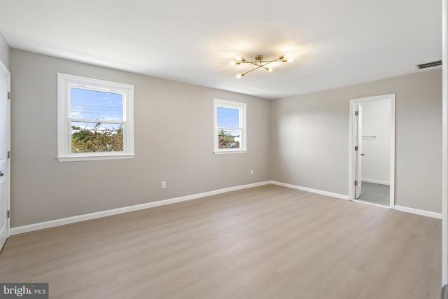 7 W SAIL DR, Little Egg Harbor Twp, NJ 08087