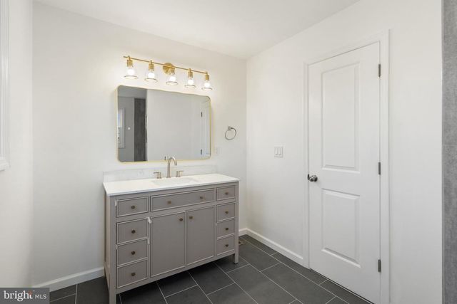 7 W SAIL DR, Little Egg Harbor Twp, NJ 08087