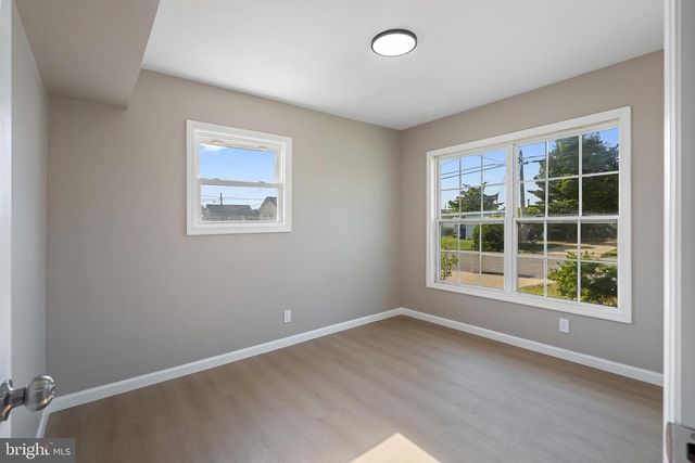 7 W SAIL DR, Little Egg Harbor Twp, NJ 08087