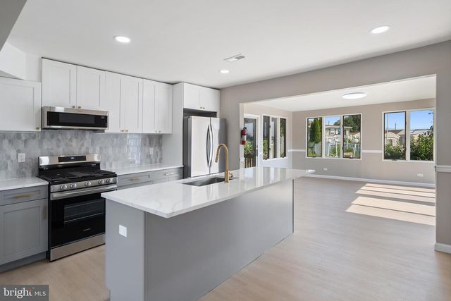 7 W SAIL DR, Little Egg Harbor Twp, NJ 08087
