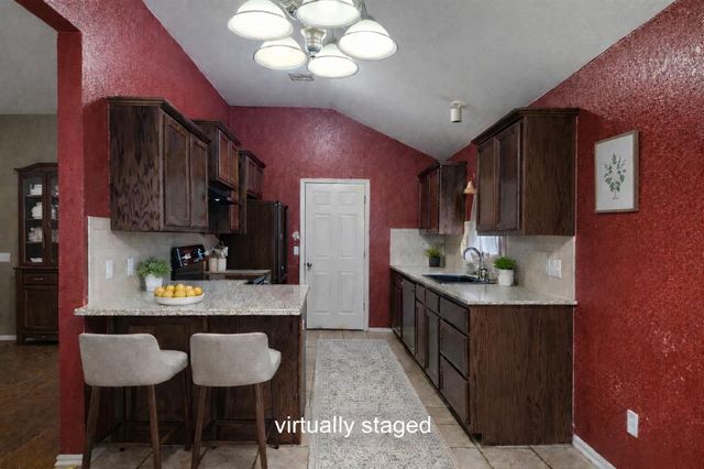 212 Cambridge Drive, Midwest City, OK 73110