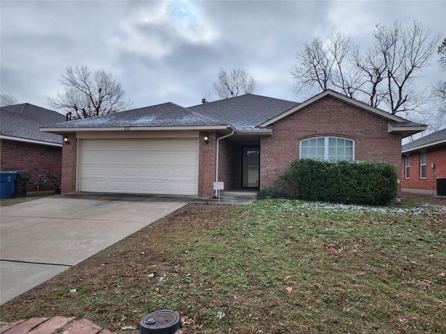 212 Cambridge Drive, Midwest City, OK 73110