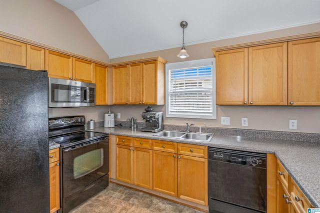 257 VILLAGE DRIVE, Calera, AL 35040