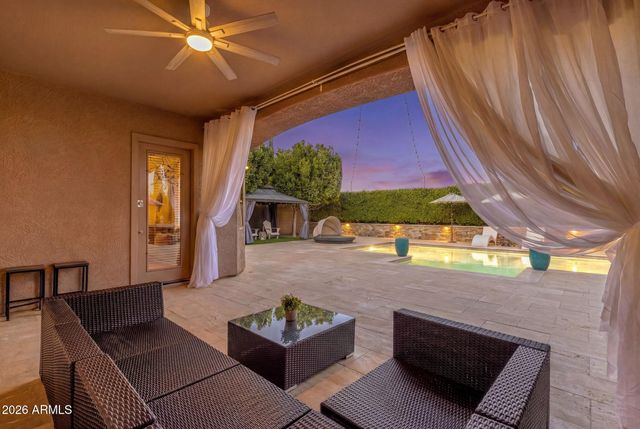 27103 N GIDIYUP Trail, Phoenix, AZ 85085