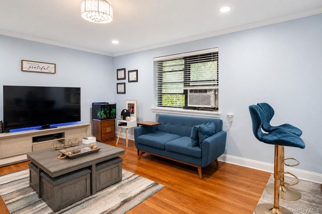 30 Grace Avenue 2F, Great Neck, NY 11021