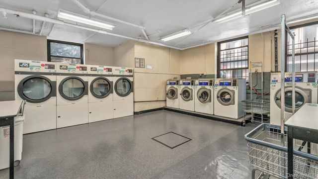 30 Grace Avenue 2F, Great Neck, NY 11021