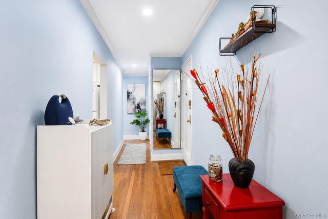 30 Grace Avenue 2F, Great Neck, NY 11021