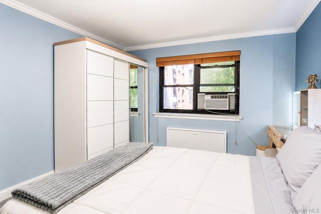 30 Grace Avenue 2F, Great Neck, NY 11021