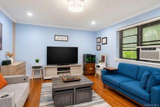 30 Grace Avenue 2F, Great Neck, NY 11021