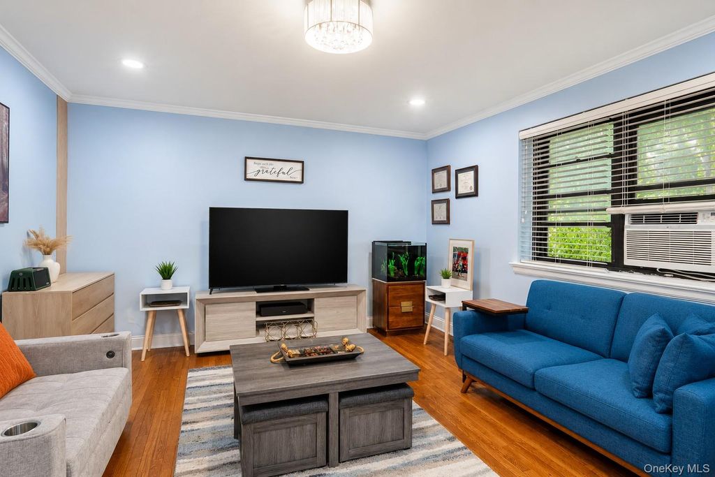 30 Grace Avenue 2F, Great Neck, NY 11021