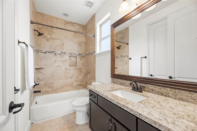 1029 W 21st Street D, Houston, TX 77008