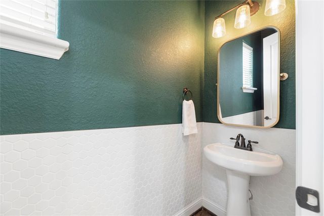 1029 W 21st Street D, Houston, TX 77008