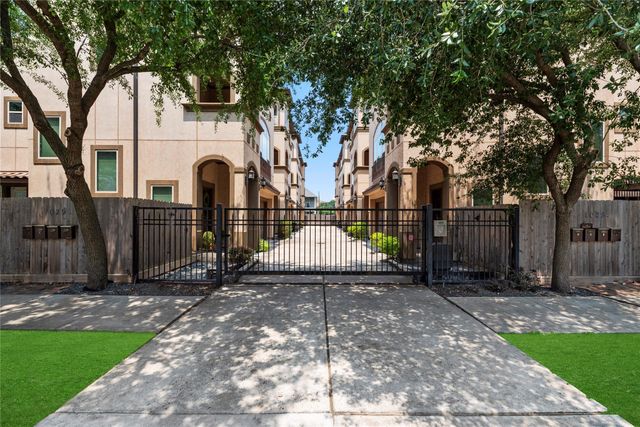 1029 W 21st Street D, Houston, TX 77008
