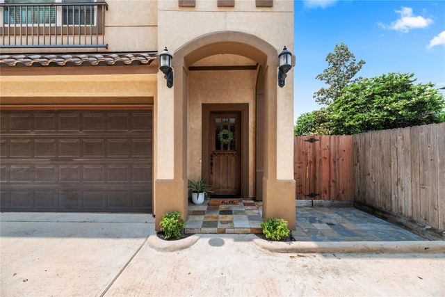 1029 W 21st Street D, Houston, TX 77008