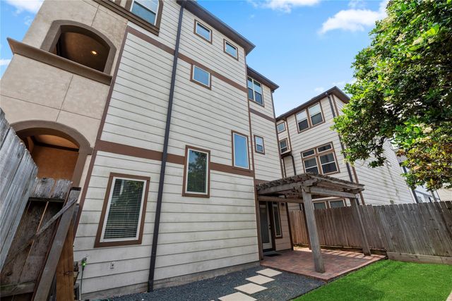 1029 W 21st Street D, Houston, TX 77008