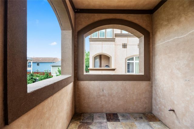 1029 W 21st Street D, Houston, TX 77008