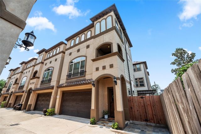 1029 W 21st Street D, Houston, TX 77008
