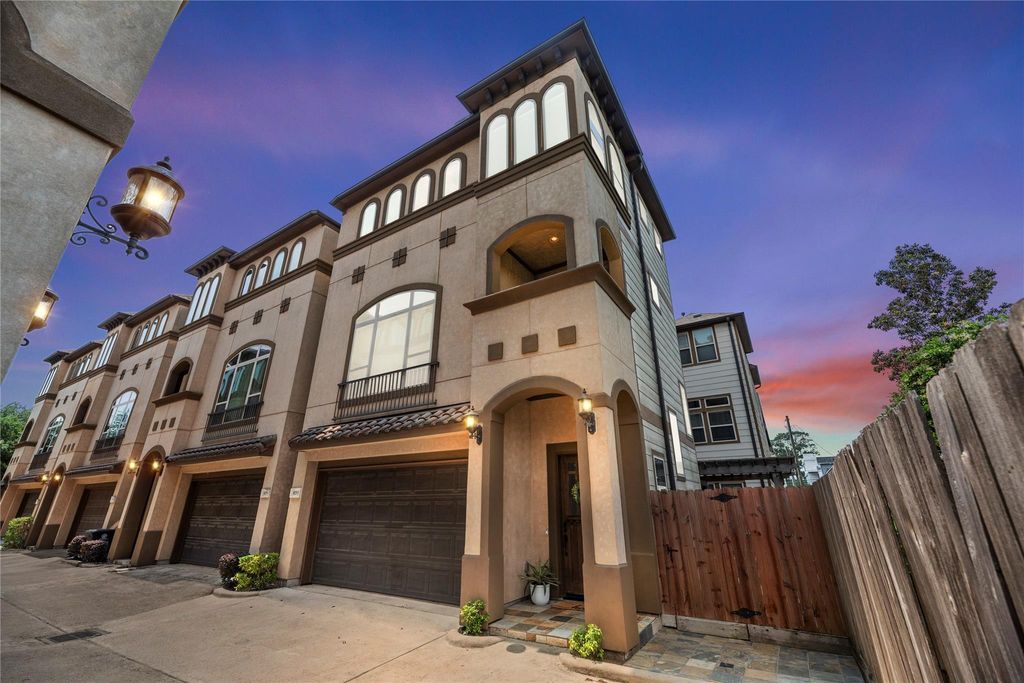 1029 W 21st Street D, Houston, TX 77008