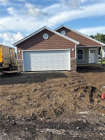 360 E Paige Avenue, Barberton, OH 44203