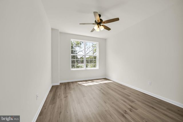 228 PARK LN, Dunellen, NJ 08812