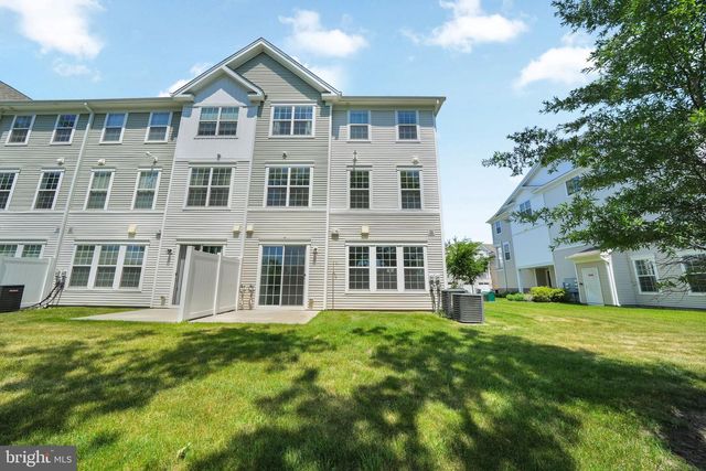 228 PARK LN, Dunellen, NJ 08812