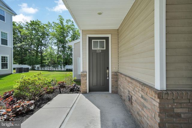 228 PARK LN, Dunellen, NJ 08812