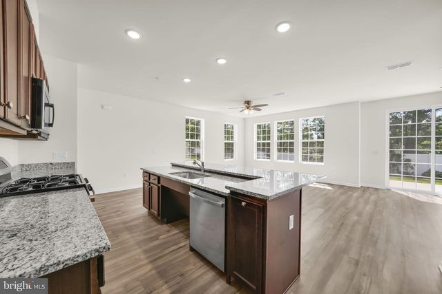 228 PARK LN, Dunellen, NJ 08812
