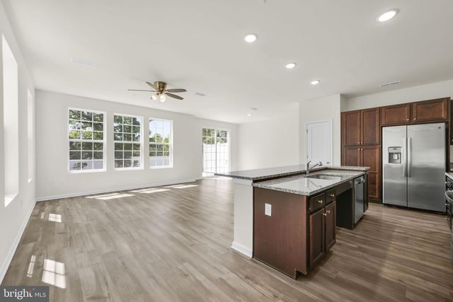 228 PARK LN, Dunellen, NJ 08812