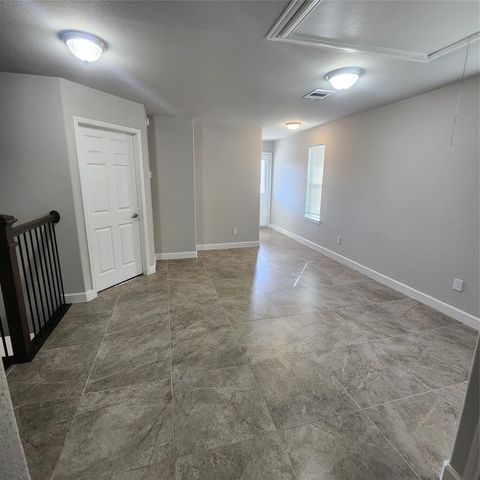 617 E 39th Street A, Houston, TX 77022