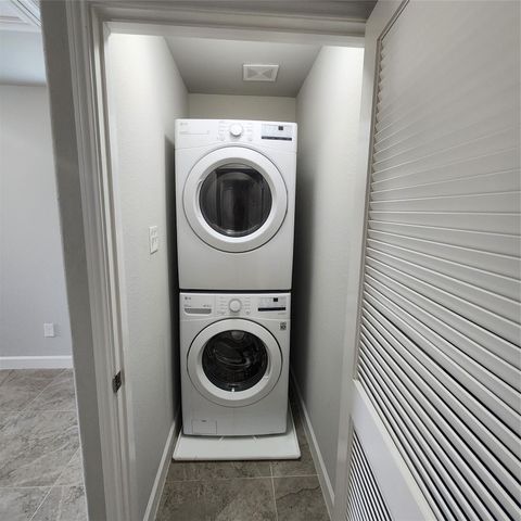 617 E 39th Street A, Houston, TX 77022
