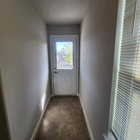 617 E 39th Street A, Houston, TX 77022