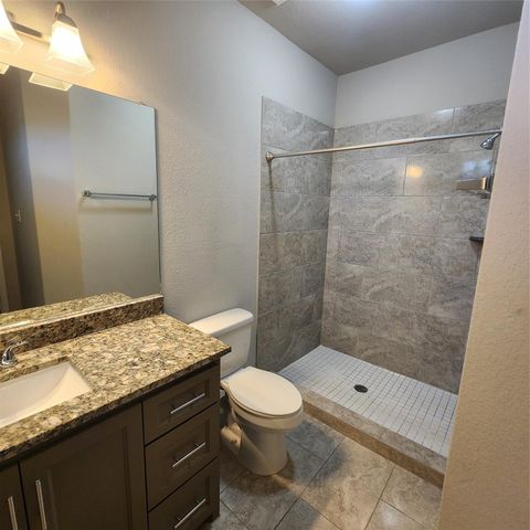 617 E 39th Street A, Houston, TX 77022