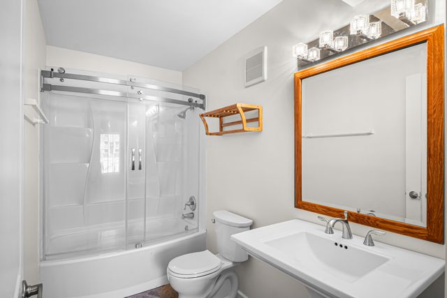 629 Derry Court 1A, Schaumburg, IL 60193