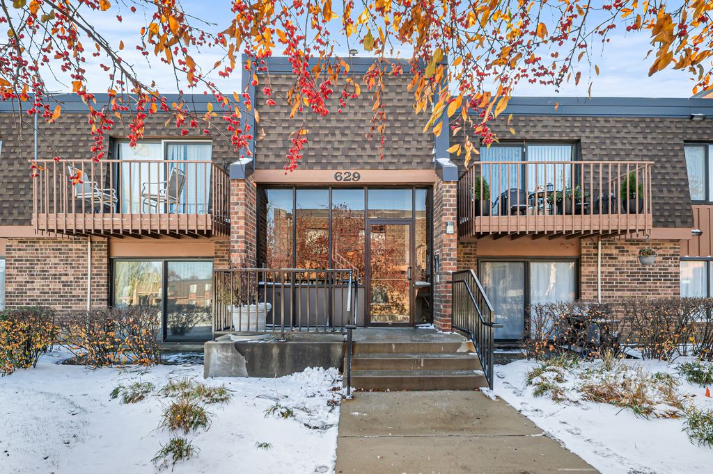 629 Derry Court 1A, Schaumburg, IL 60193