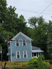 677 Vernon Odom Boulevard, Akron, OH 44307