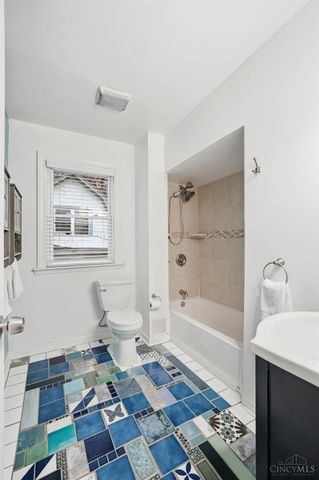 432 Hawthorne Avenue, Cincinnati, OH 45205