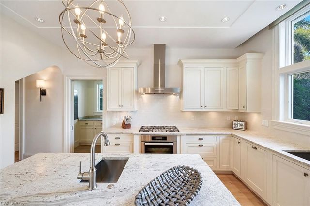 42 6th ST S, Naples, FL 34102