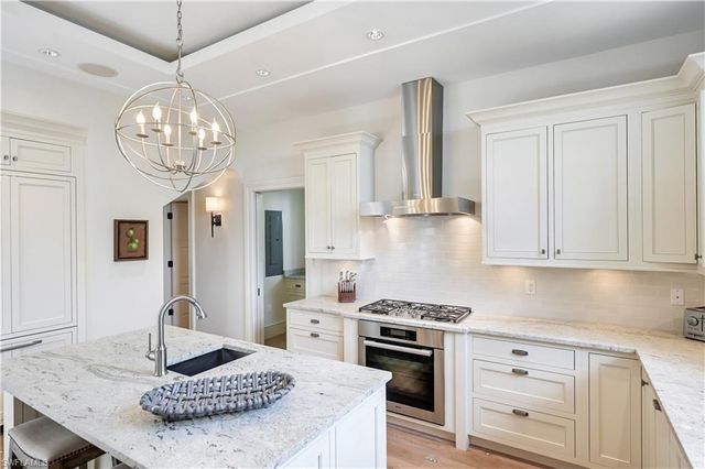 42 6th ST S, Naples, FL 34102